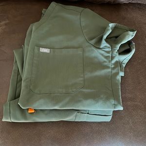 Figs Moss scrub set. Small